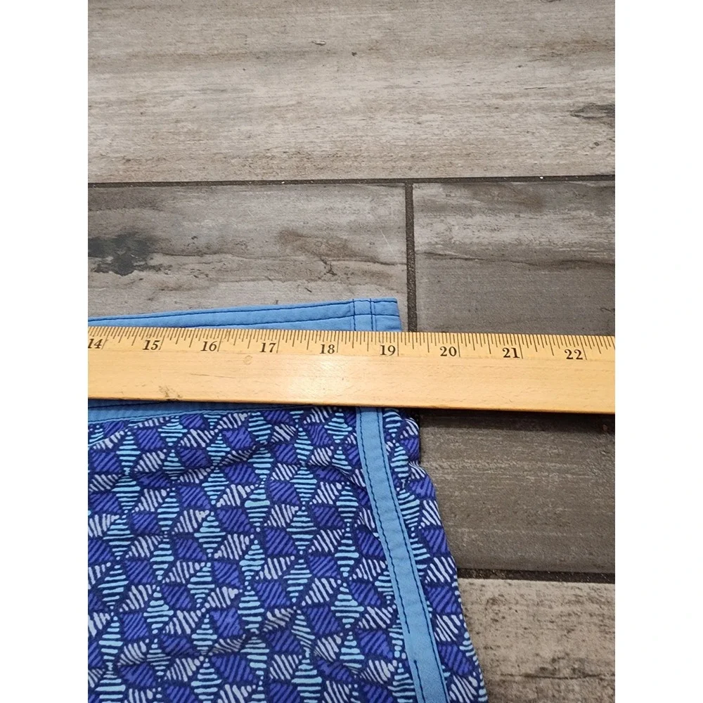 Patagonia Shorts Mens 36 Blue Scallop Hem Wavefarer Board shorts Geometric Beach